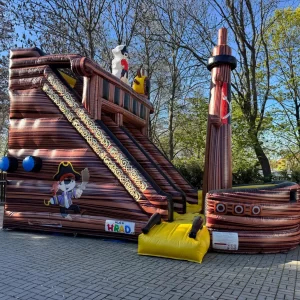 Skákací hrad Pirátská loď