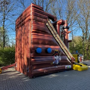 Skákací hrad Pirátská loď
