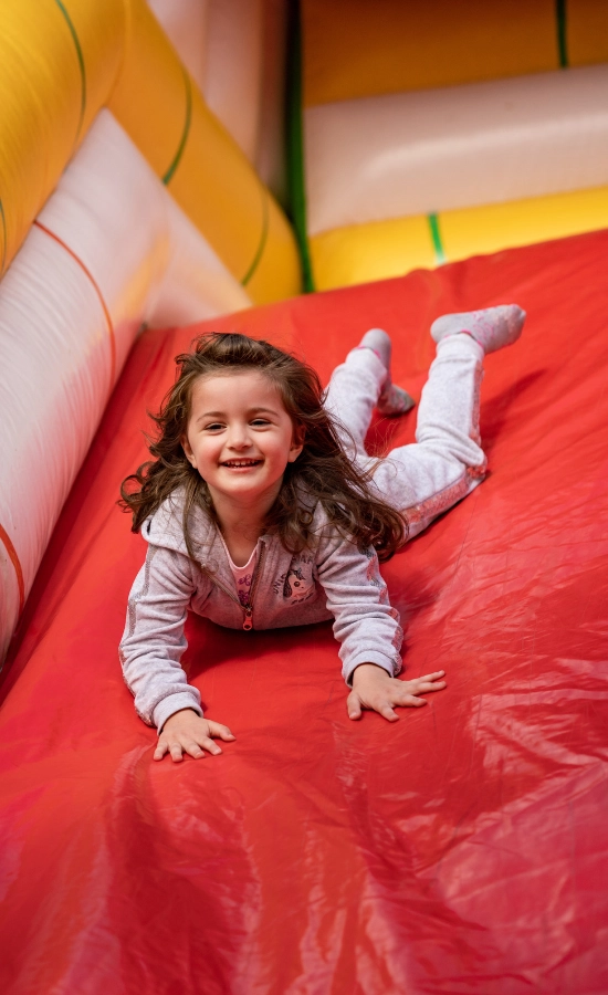 O Nas Pujc Si Hrad Cz